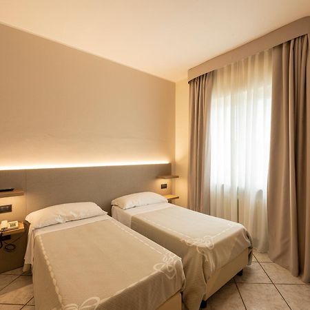 Hotel La Rotonda Cepagatti Экстерьер фото