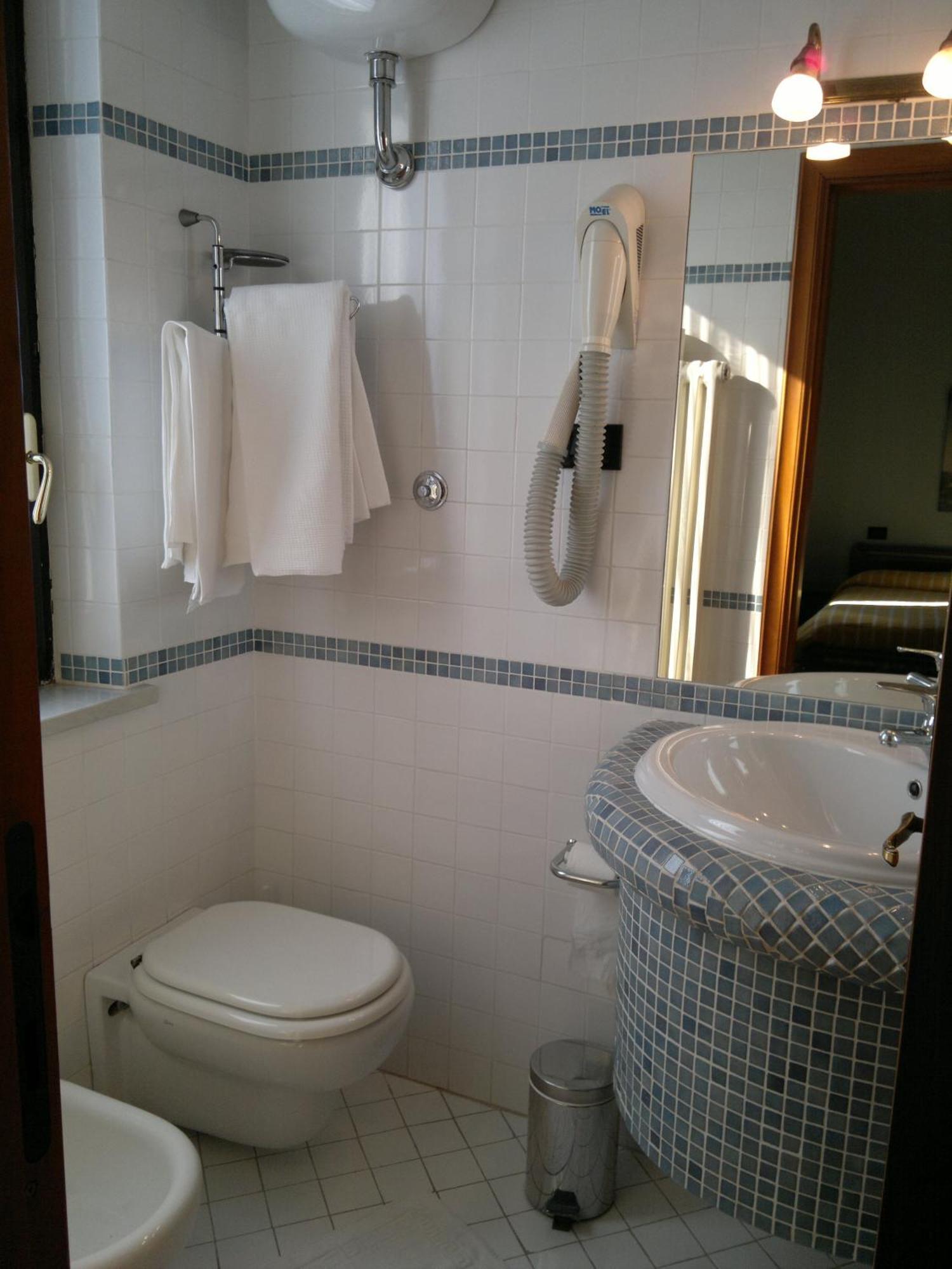 Hotel La Rotonda Cepagatti Экстерьер фото