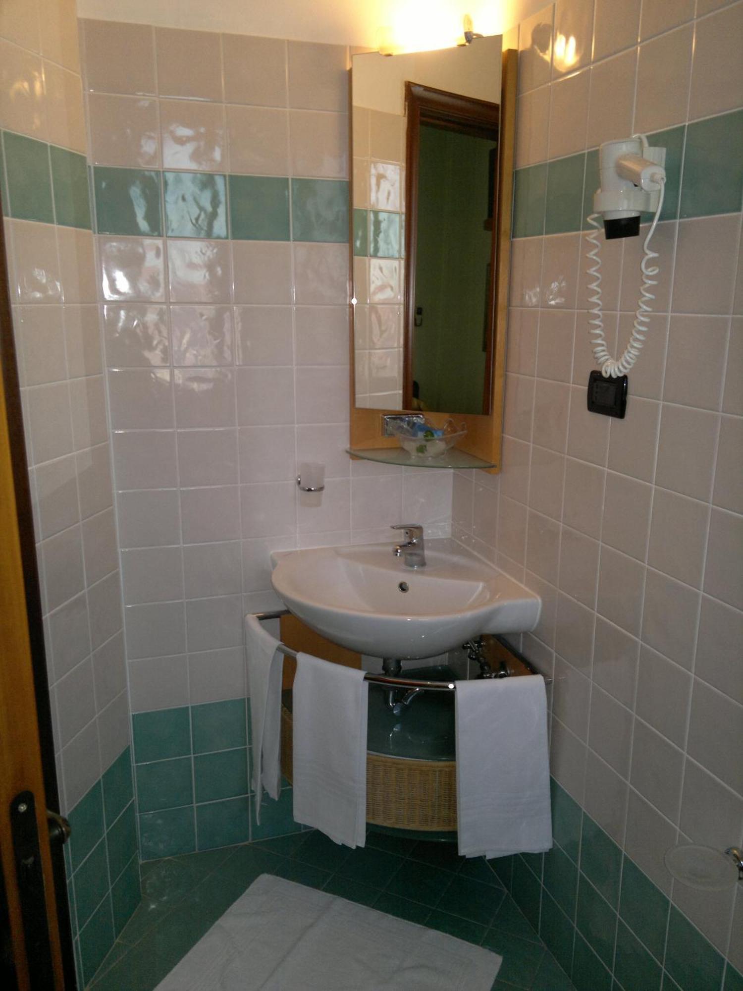 Hotel La Rotonda Cepagatti Экстерьер фото