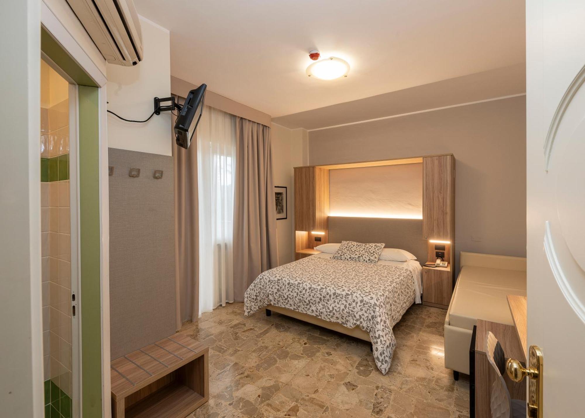 Hotel La Rotonda Cepagatti Экстерьер фото