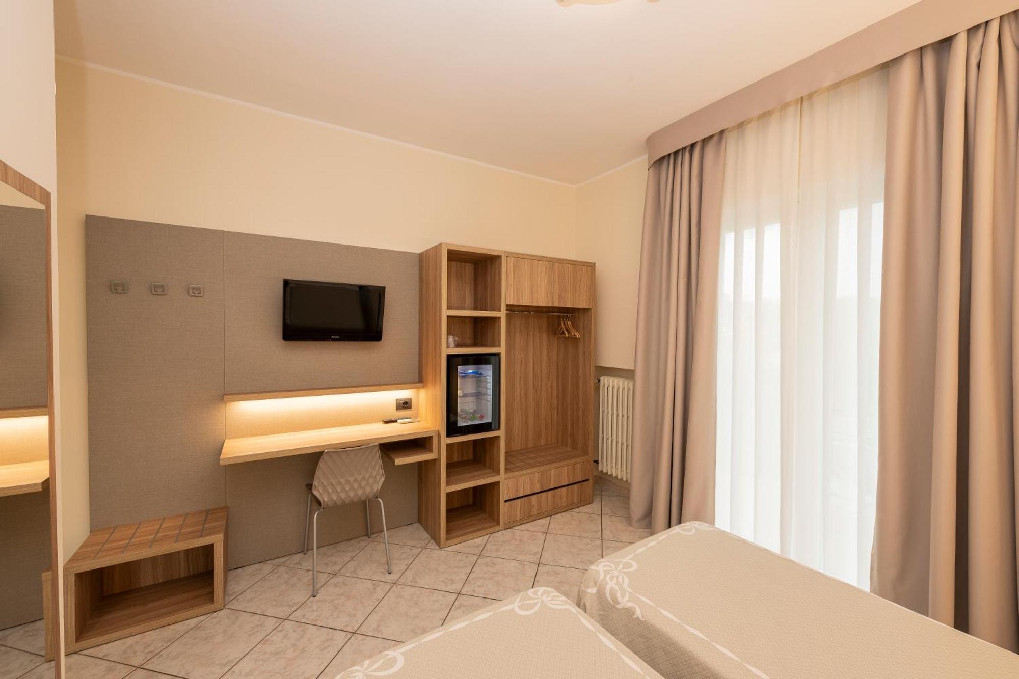 Hotel La Rotonda Cepagatti Экстерьер фото