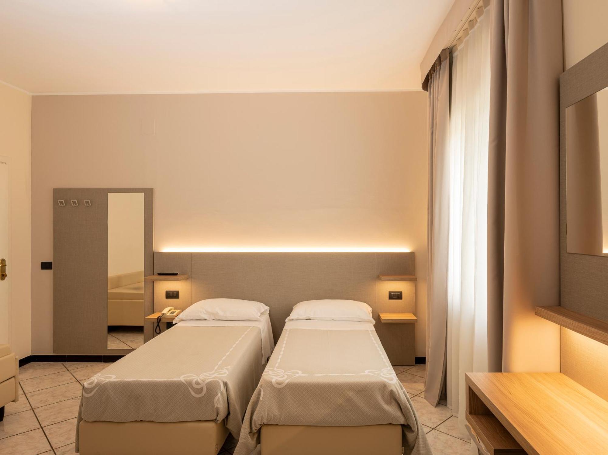 Hotel La Rotonda Cepagatti Экстерьер фото