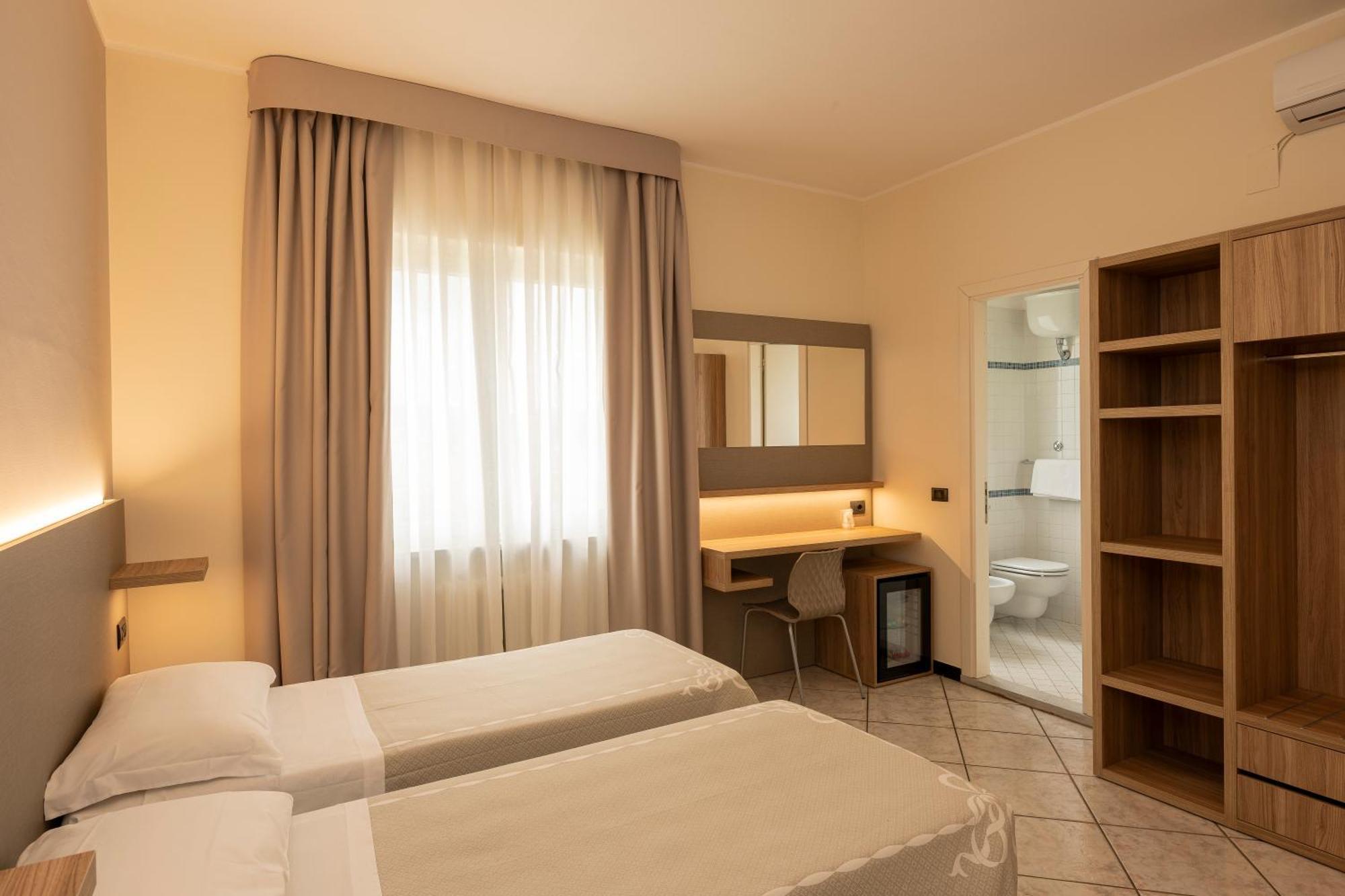 Hotel La Rotonda Cepagatti Экстерьер фото