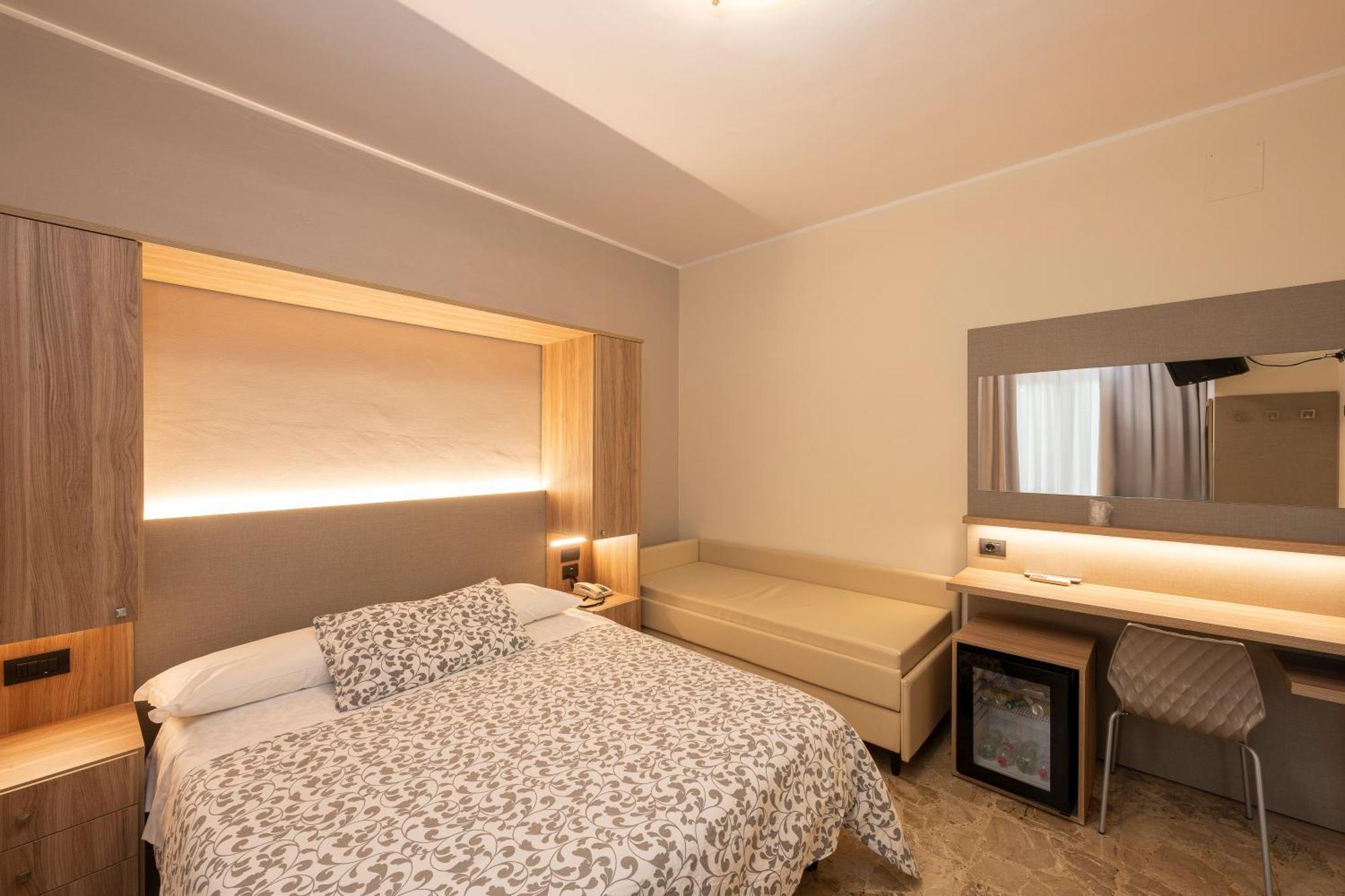 Hotel La Rotonda Cepagatti Экстерьер фото