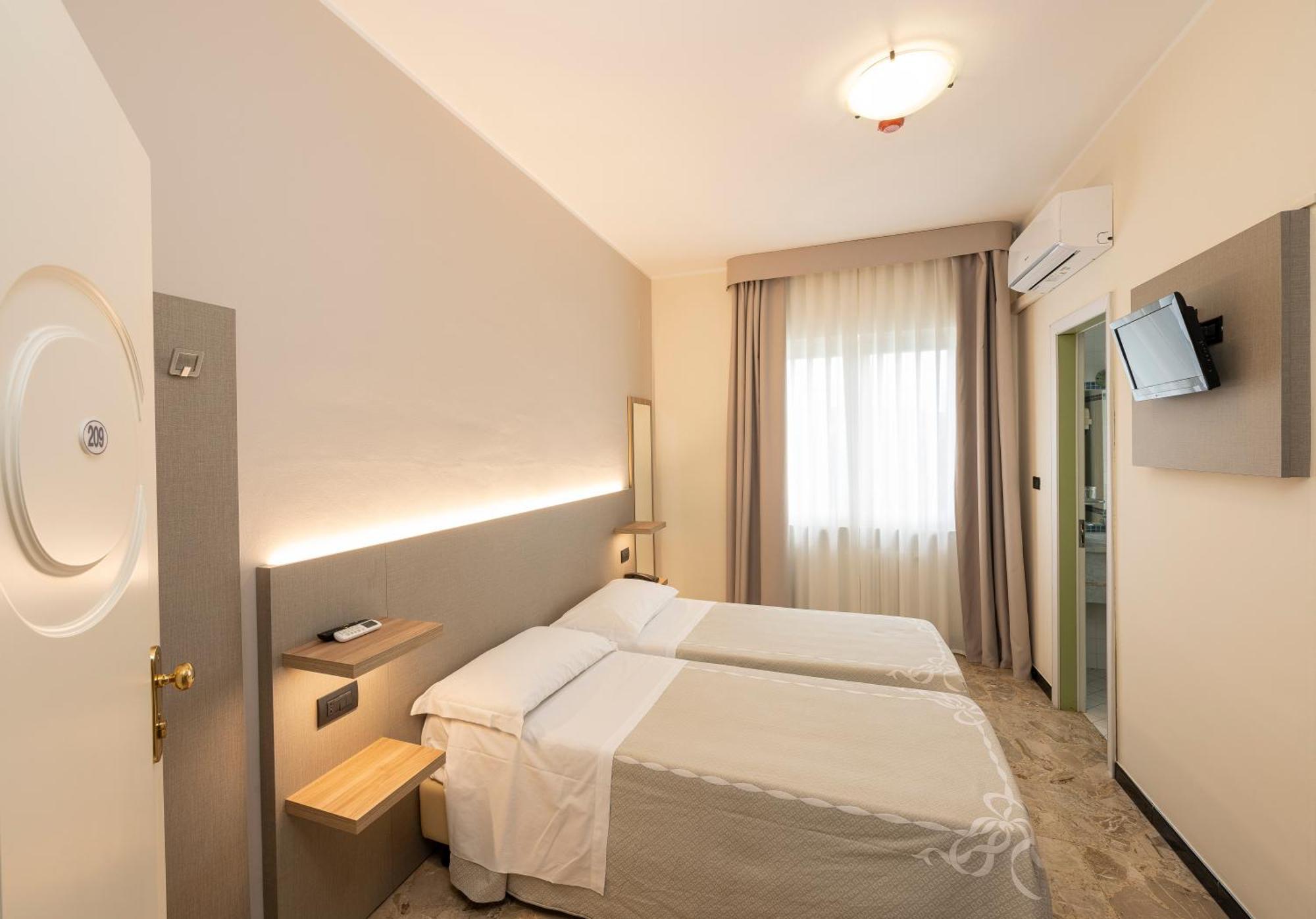 Hotel La Rotonda Cepagatti Экстерьер фото