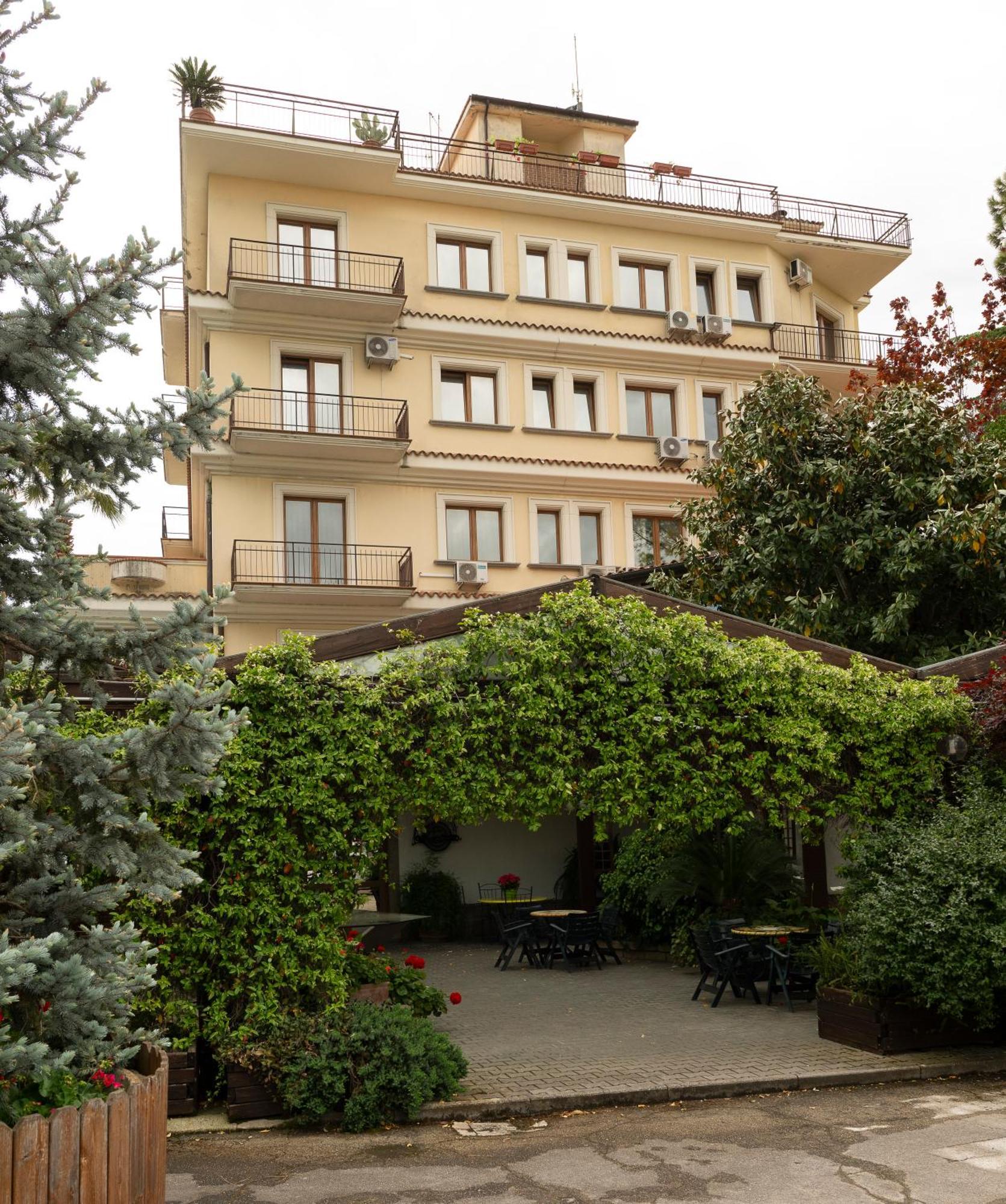 Hotel La Rotonda Cepagatti Экстерьер фото