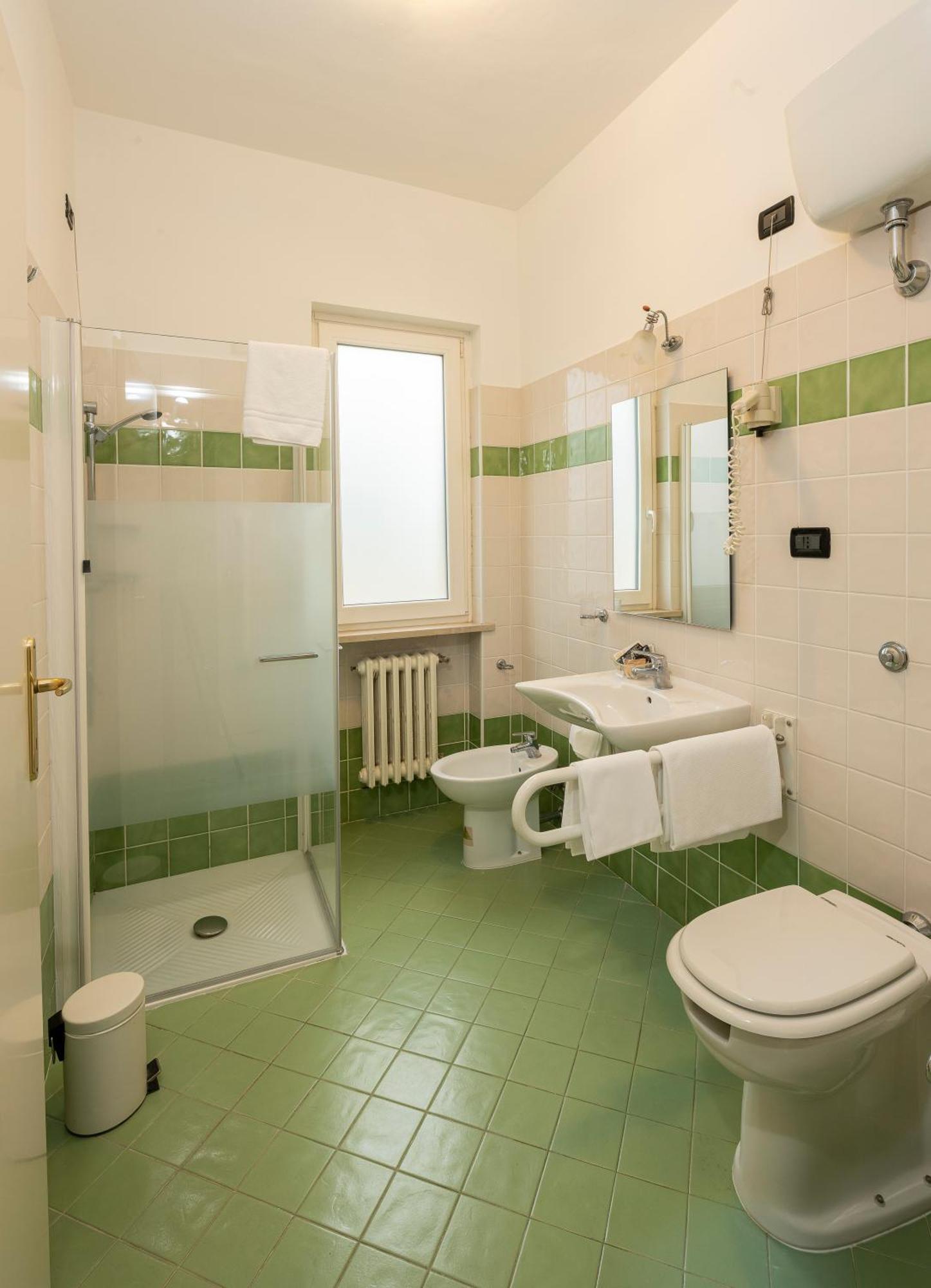 Hotel La Rotonda Cepagatti Экстерьер фото
