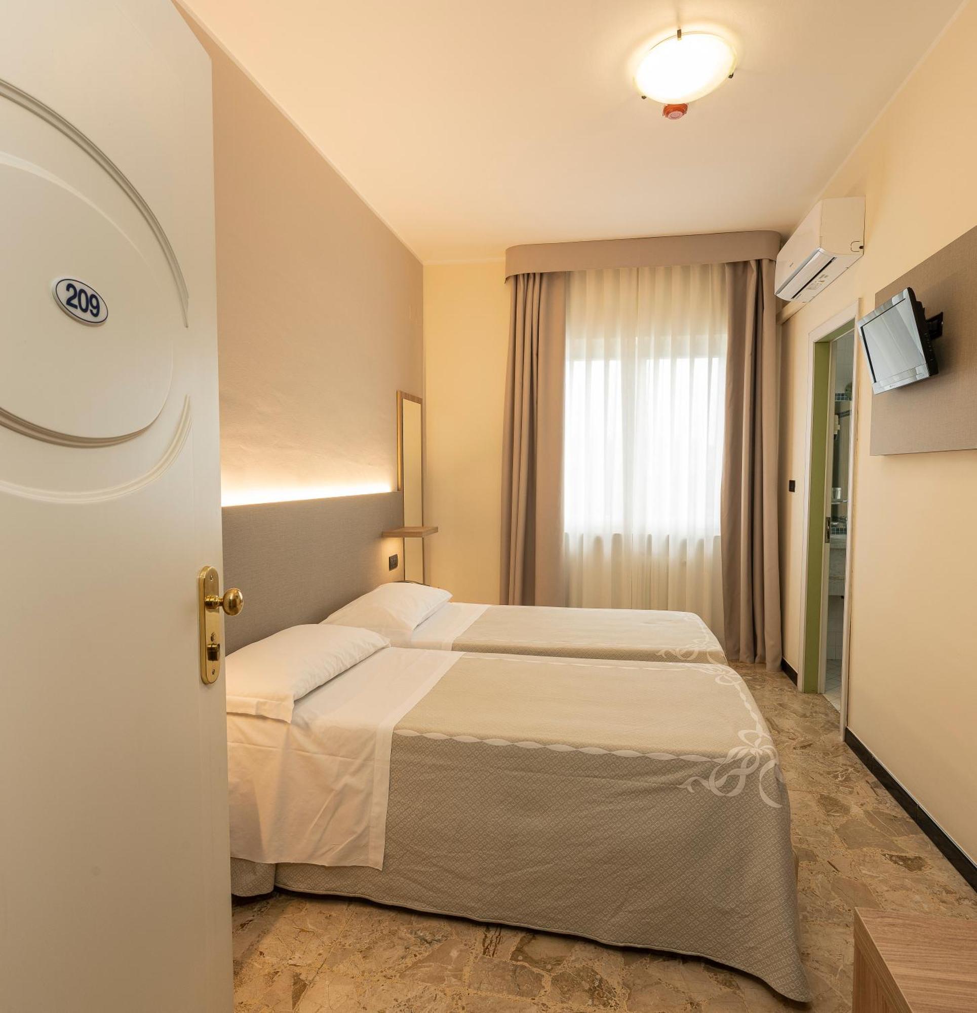 Hotel La Rotonda Cepagatti Экстерьер фото