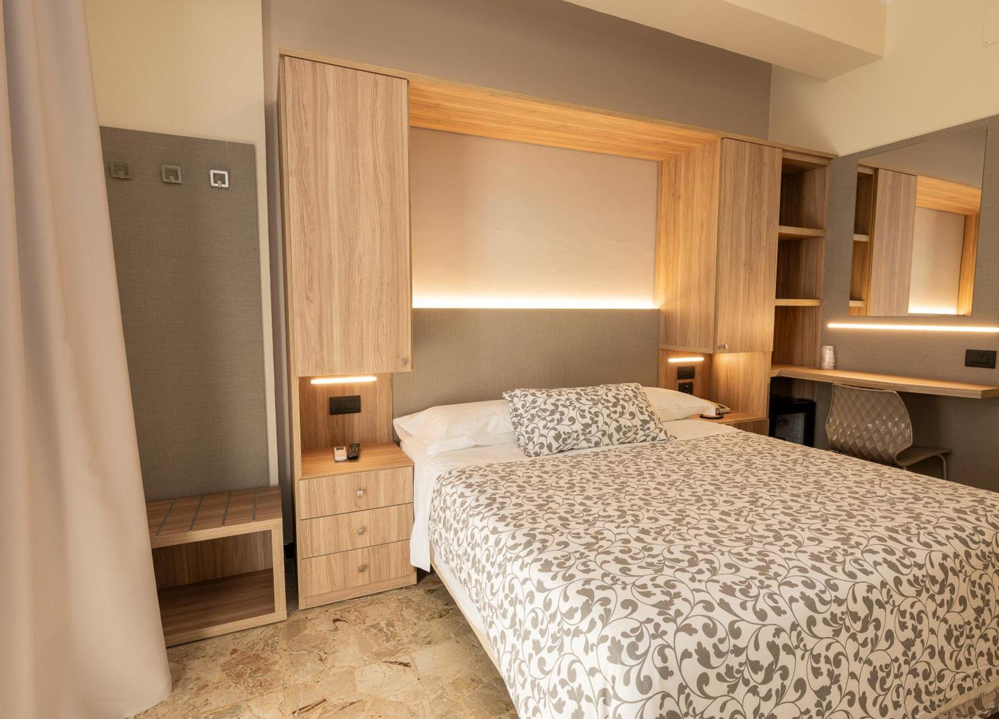 Hotel La Rotonda Cepagatti Экстерьер фото