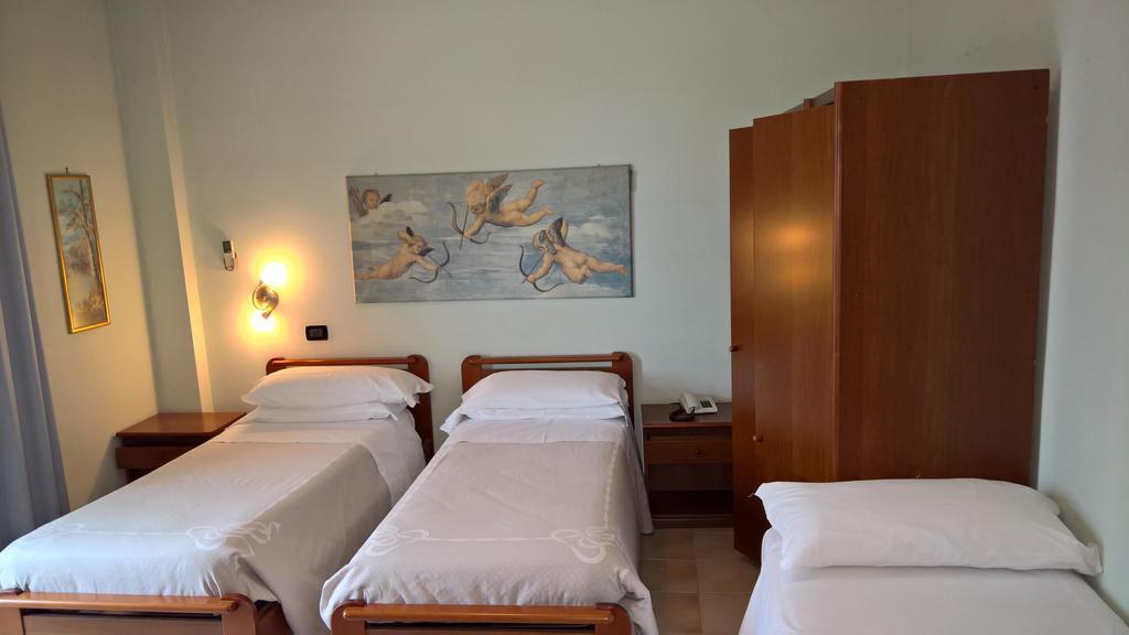 Hotel La Rotonda Cepagatti Экстерьер фото