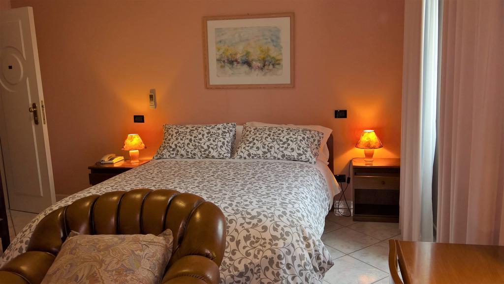 Hotel La Rotonda Cepagatti Экстерьер фото