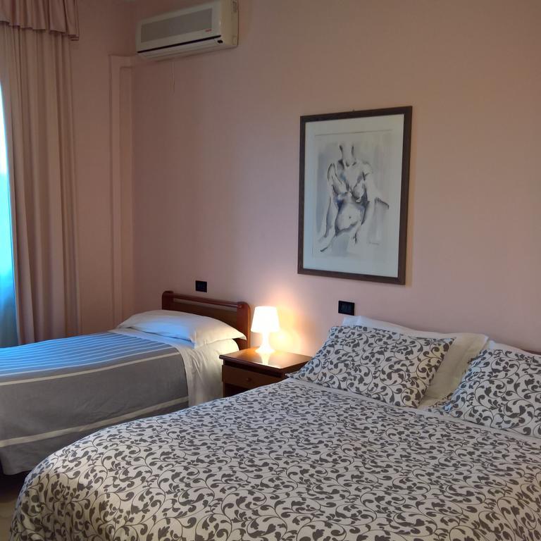Hotel La Rotonda Cepagatti Экстерьер фото