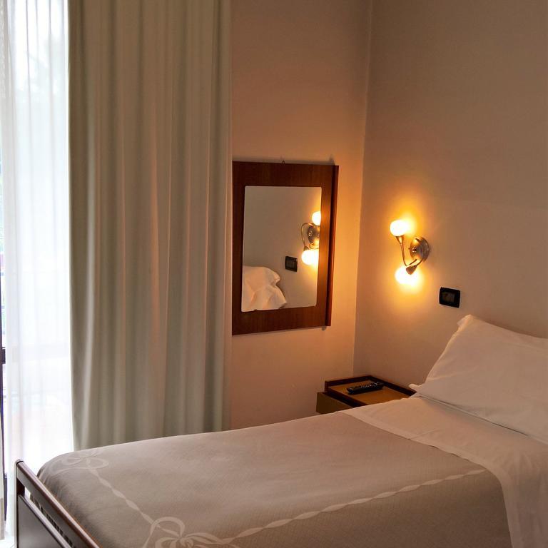 Hotel La Rotonda Cepagatti Экстерьер фото