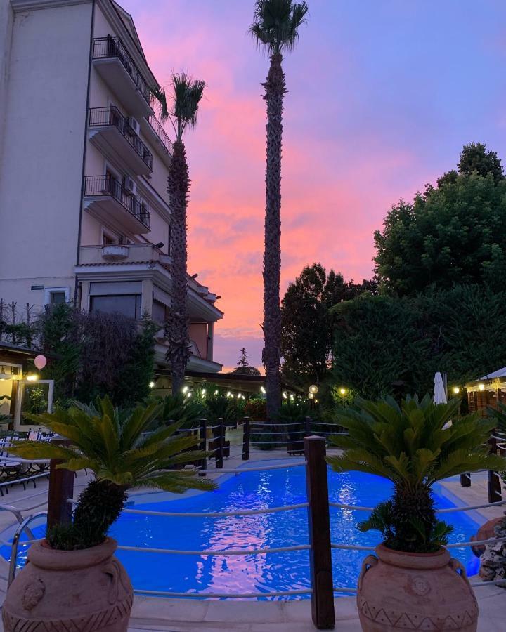 Hotel La Rotonda Cepagatti Экстерьер фото